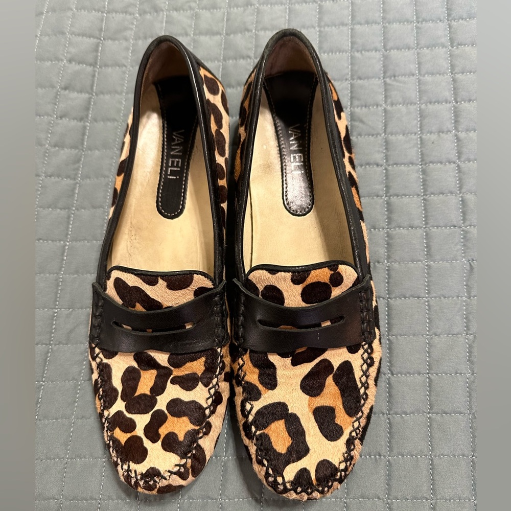 Vaneli calf hair leopard print loafers. 9.5 Narrow